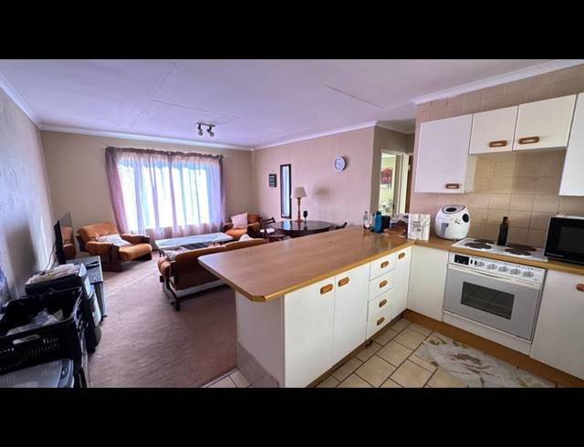 2 BEDROOM APARTMENT FOR SALE IN HELDERKRUIN